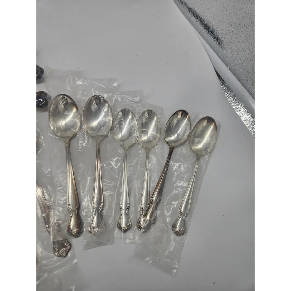 Lot Of 19 Pieces Rogers And Bro Flatware